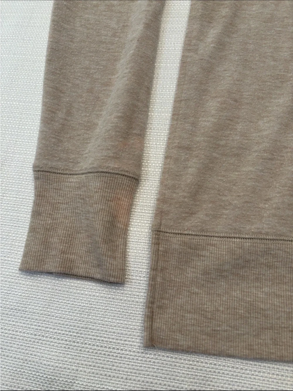 Alo Yoga Glimpse Women's S Beige Long Sleeve Side Slit Crew Neck Sweatshirt Top